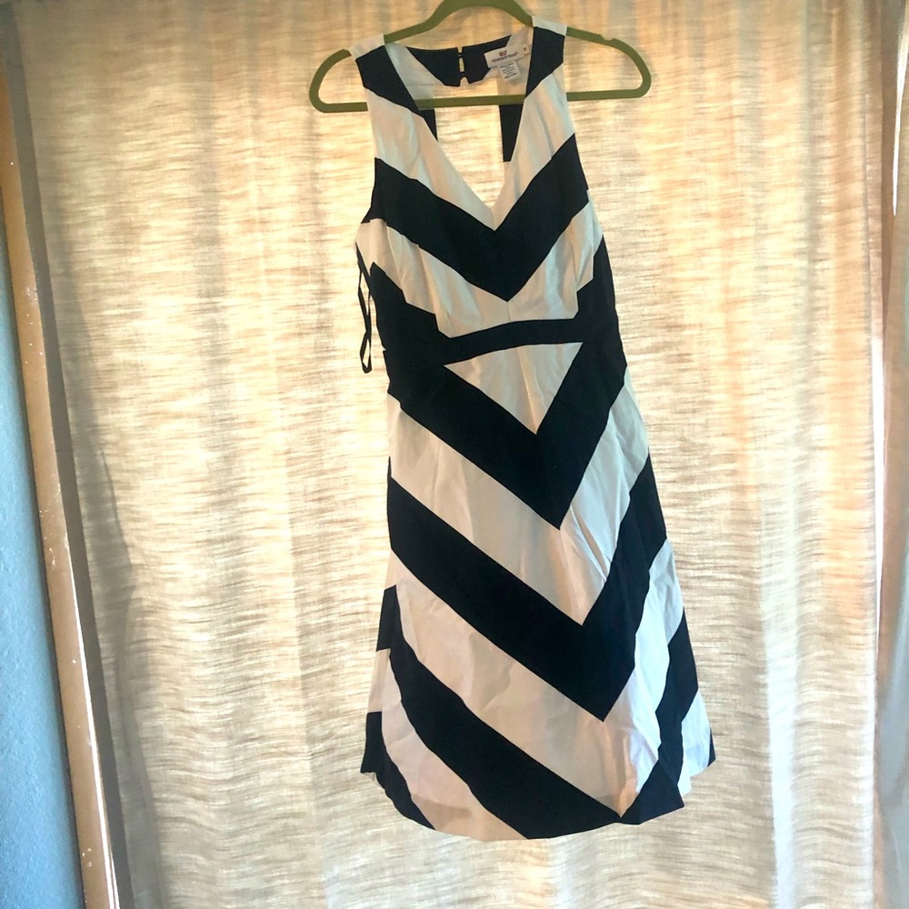 Vineyard Vines Black and White Dress